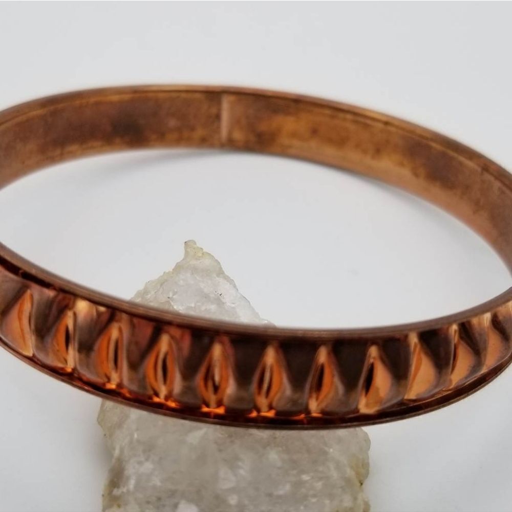 CopperĀ lighthouseā roundedābangleābracelet - Picture 2 of 2